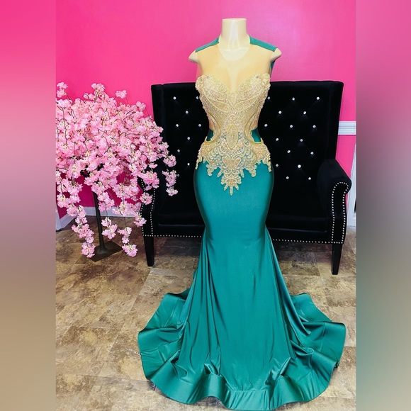 Custom Prom Dress - Picture 1 of 3